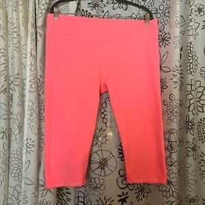NWOT Fabletics Capris, XXL
